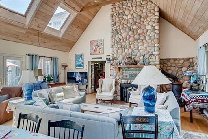 West Tisbury Inn