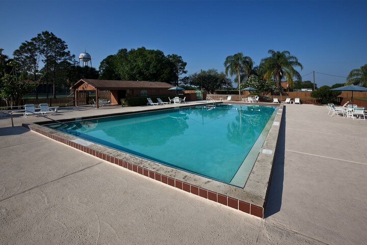 Pool 22 of 220