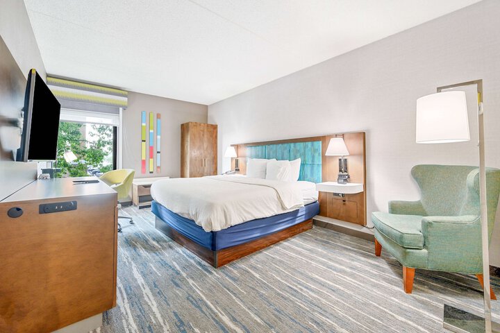 Room 4 of 28