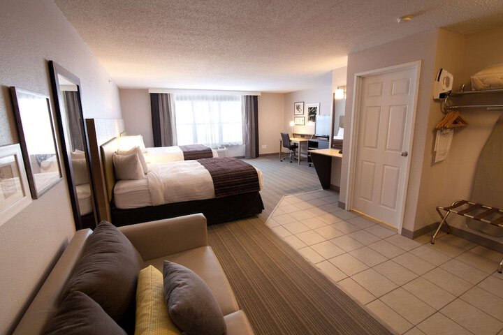 Room 13 of 28