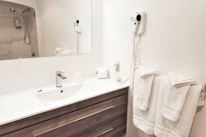 Room 108 of 181