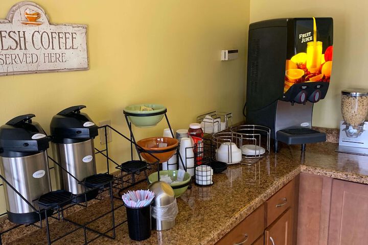 Breakfast/Coffee Service 36 of 44