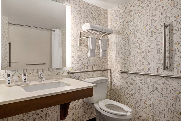 Room 46 of 108