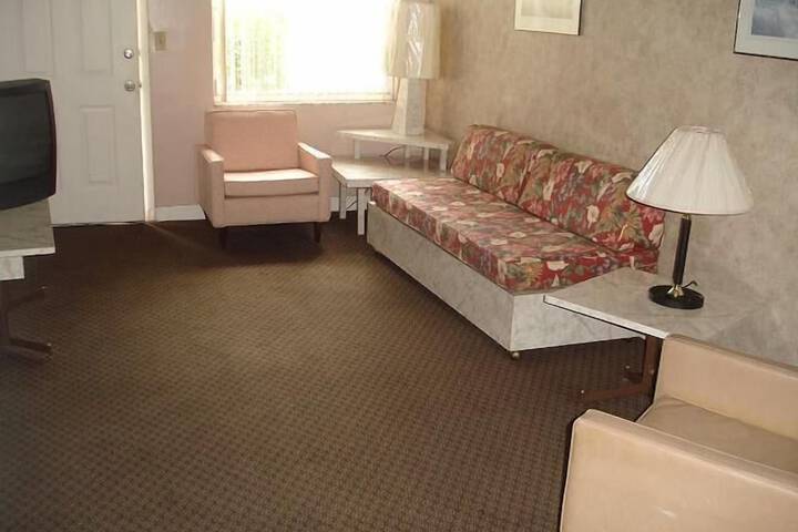 Room 15 of 15