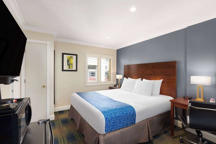Room 14 of 29