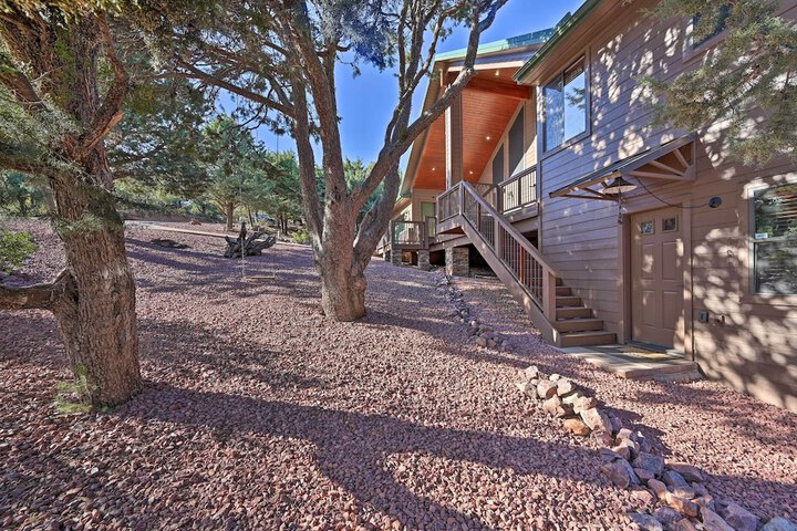 AZ Rim Retreat in Pine W / deck Hot Tub & Views!