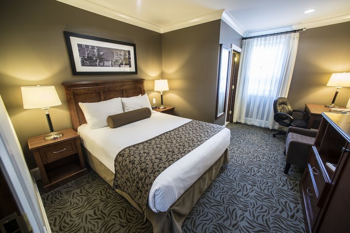 Room 73 of 141