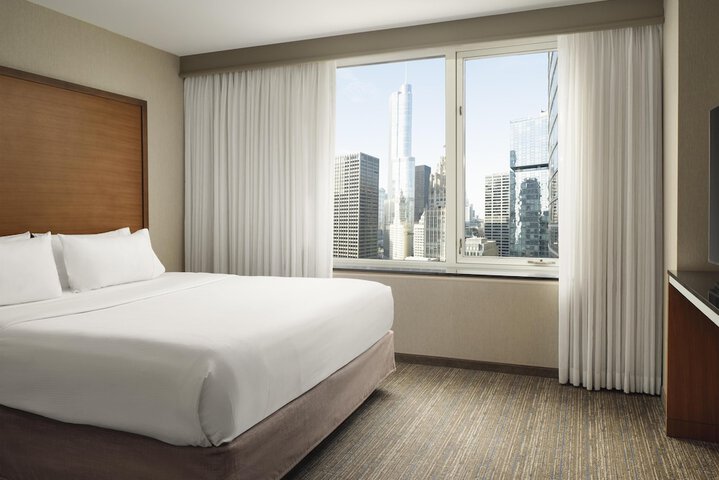 Embassy Suites by Hilton Chicago Downtown Magnificent Mile