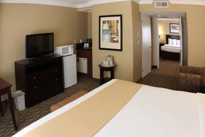 The Volare an Ascend Collection Hotel