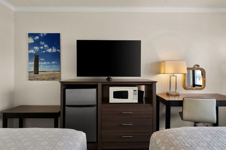 Room 33 of 64