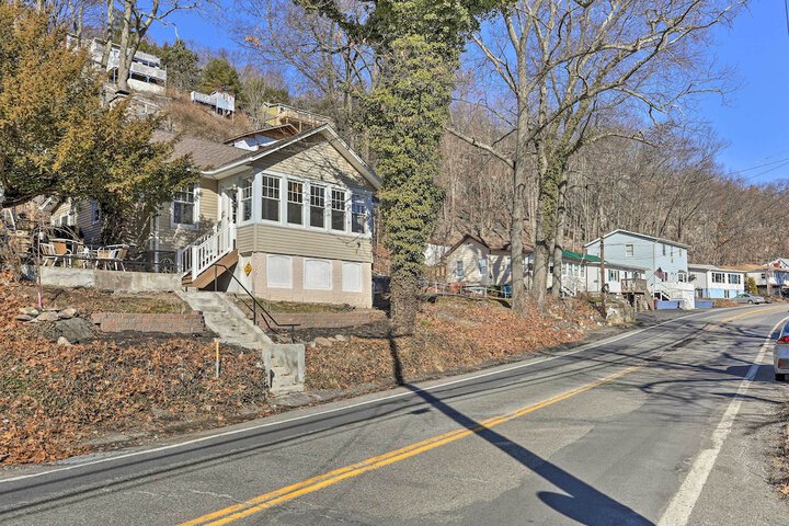 Greenwood Lake Cottage w / Grill & Lake Access