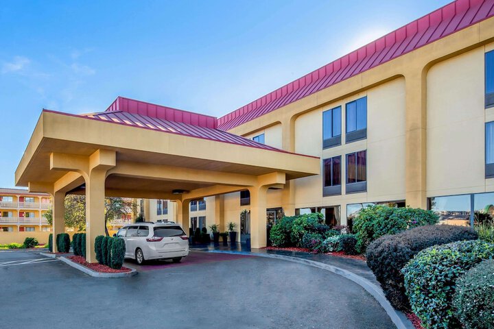 Hotel 7 of 30
