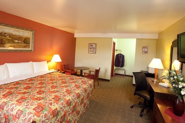 Room 10 of 15