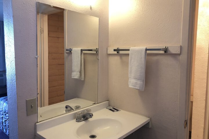 Room 18 of 24