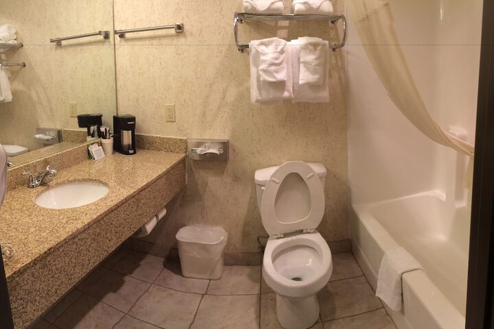 Room 25 of 63