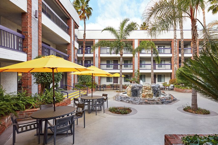 Best Western Plus Meridian Inn & Suites Anaheim-Orange
