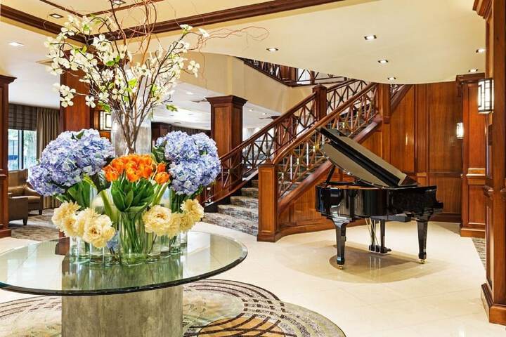 Crowne Plaza Knoxville Downtown University by IHG