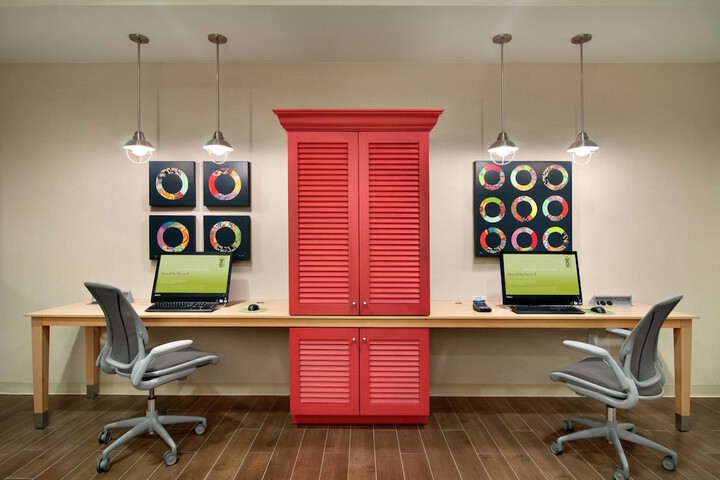Business Center 33 of 35