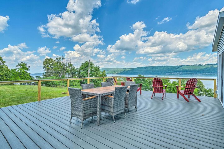 Watkins Glen Lakeview Cottage w / Waterfall!