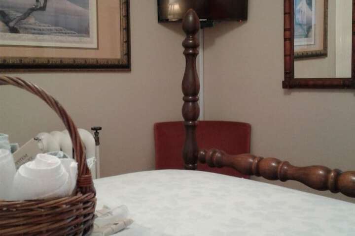 Room 14 of 50
