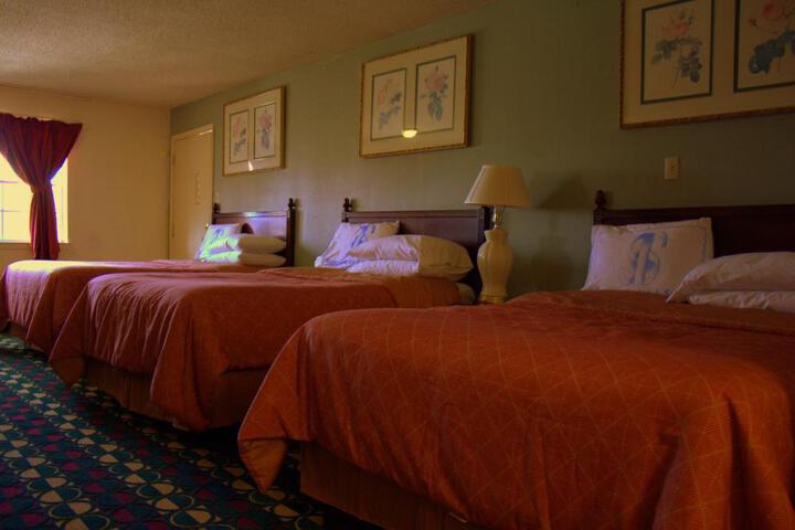 Somerville Inn and Suites