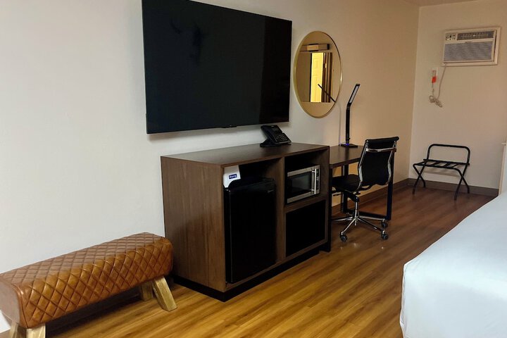 Room 57 of 84