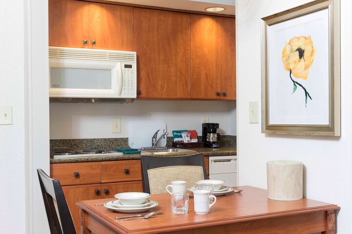 Homewood Suites by Hilton Indianapolis-Airport / Plainfield