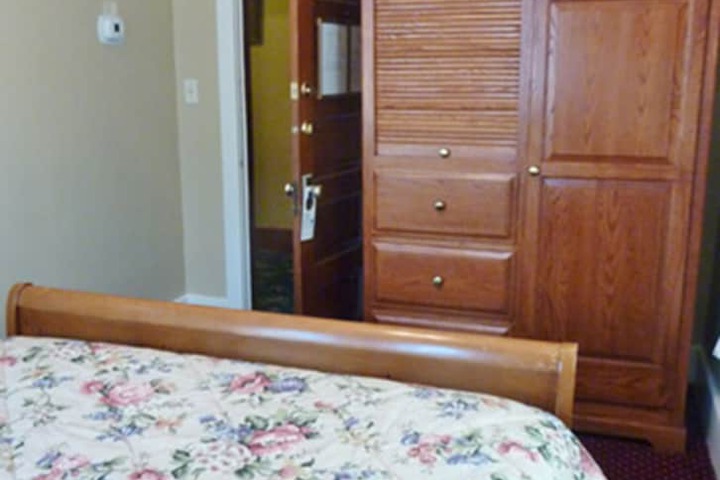 Room 11 of 24