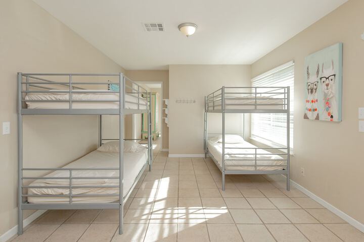 Room 30 of 85