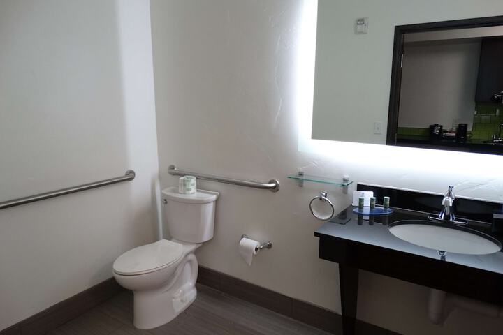 Room 19 of 40