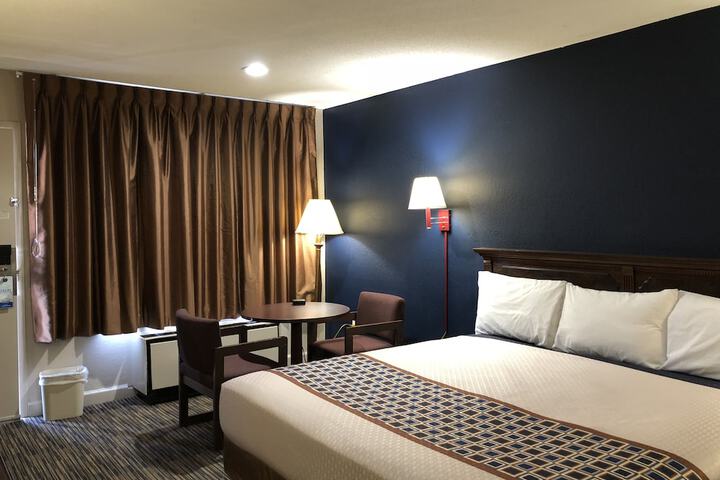 Room 19 of 35