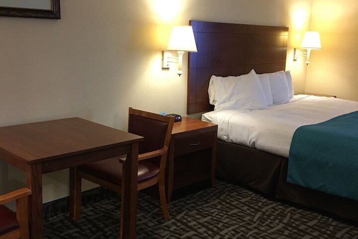 Room 8 of 27