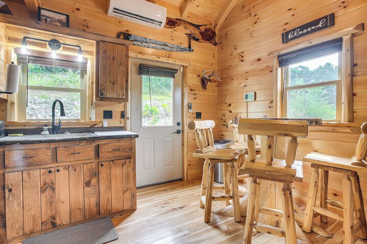 Hike & Fish! Cabin Near Hocking Hills State Park