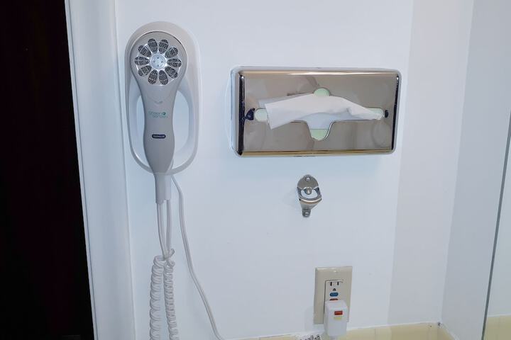 Room 33 of 36