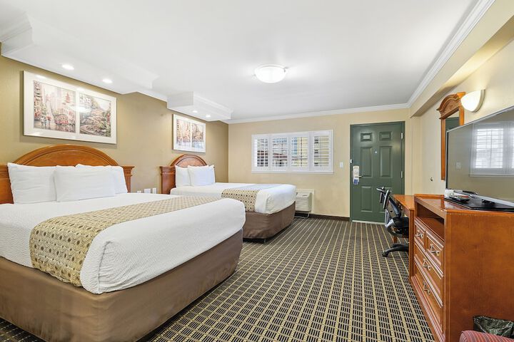 Alexis Park Hotel
