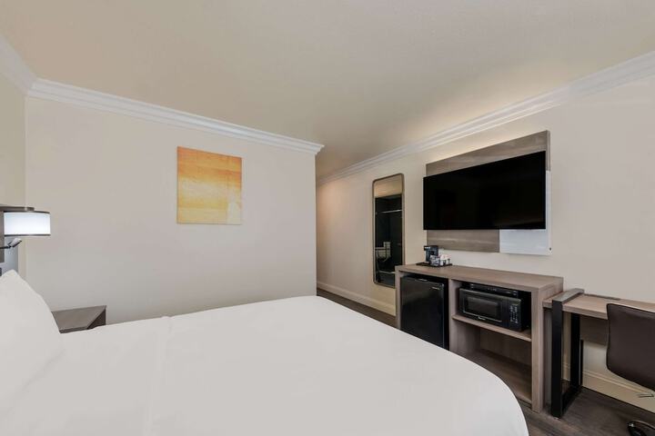 Room 20 of 36