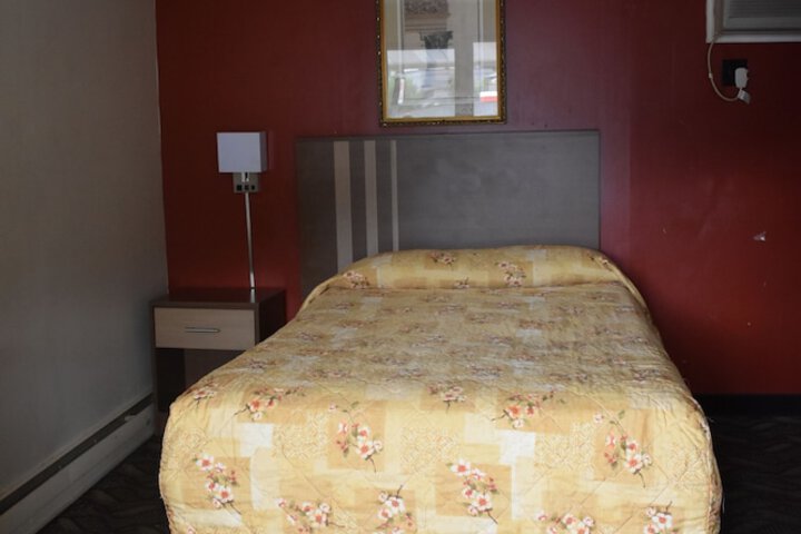 Room 32 of 51