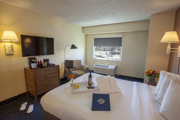 Room 13 of 33