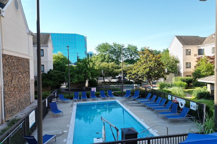 Pool 17 of 98