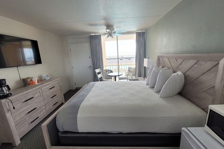 Aquarius Oceanfront Inn
