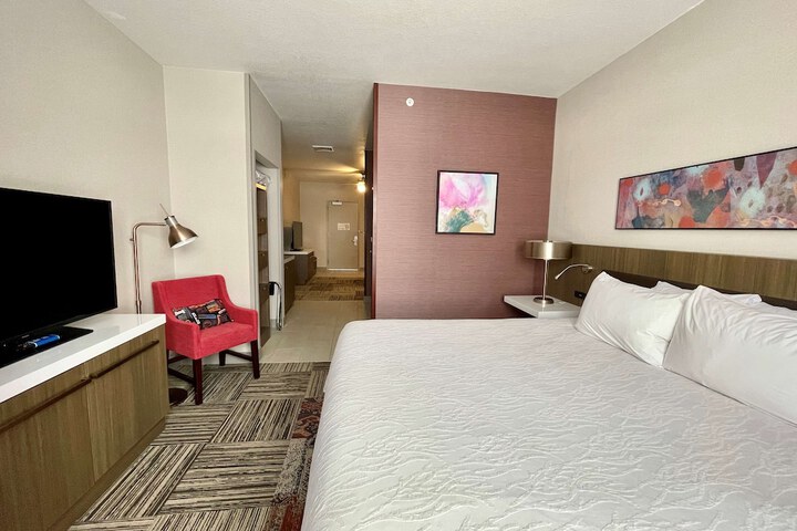 Room 40 of 65