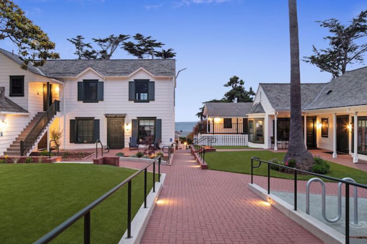 Carmel Beach Hotel