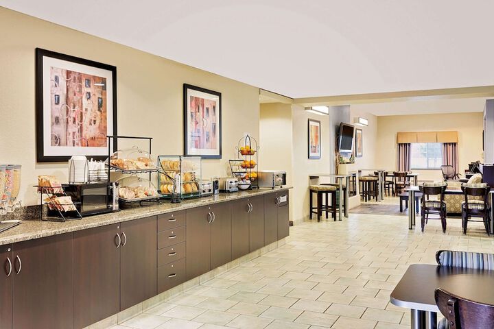 Microtel Inn & Suites by Wyndham Geneva