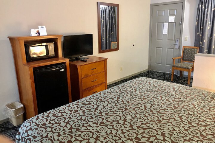 Room 18 of 24