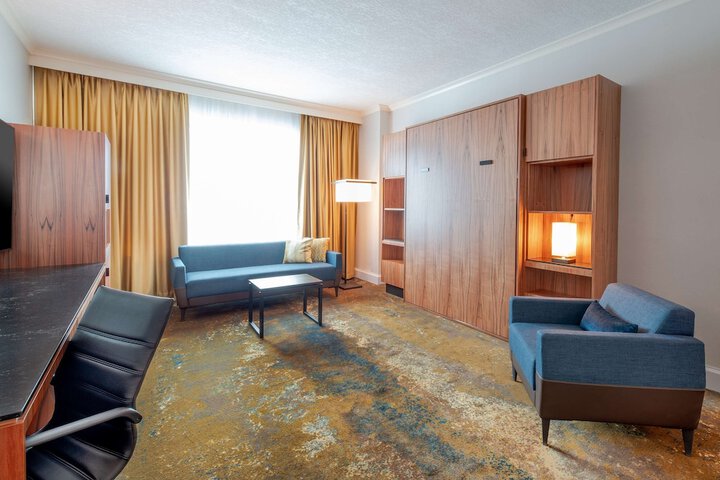 Room 16 of 93
