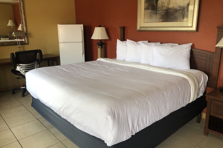 Room 9 of 11