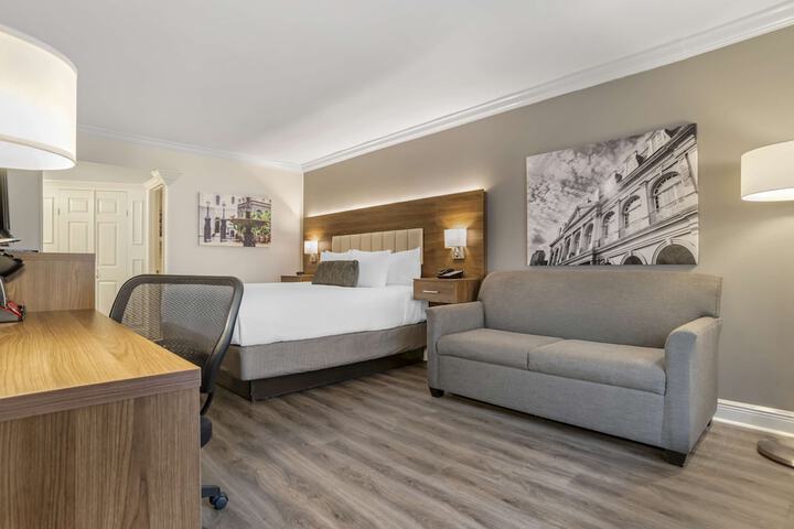 Room 17 of 61