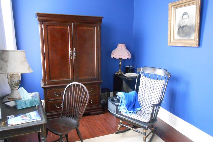 Room 9 of 25