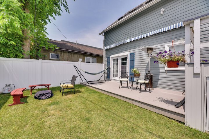 Pet-friendly Loft Vacation Rental w / Fire Pit!