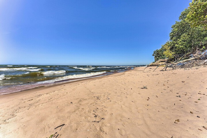 Douglas whispering Winds Cottage w / Beach!